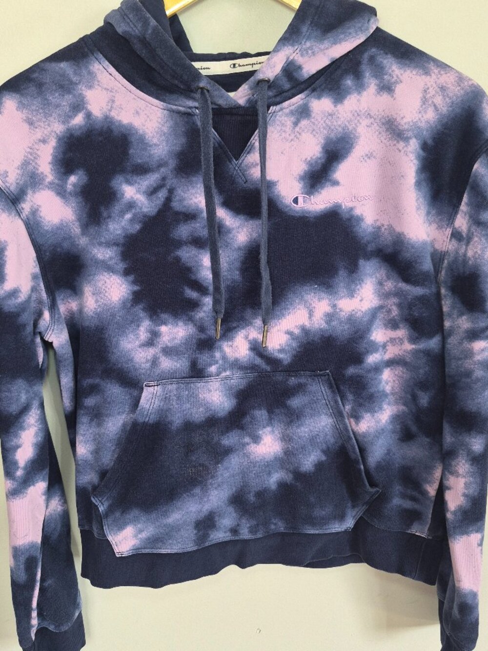 Champion Tie Dye Hoodie Sweatshirt Medium Pink Navy Blue Pullover Script Logo